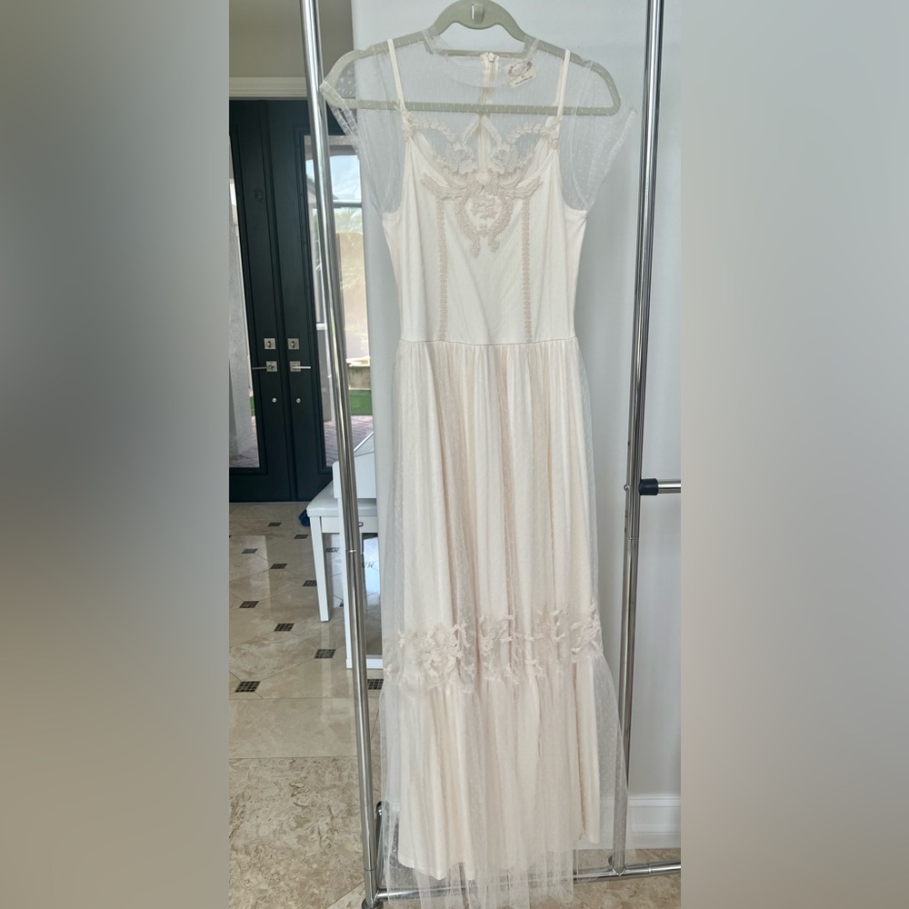 Cream lace Joyfolie maxi size XS